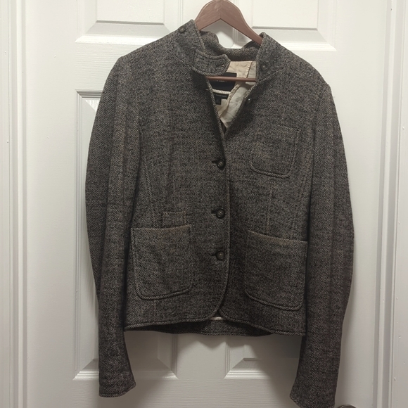 Banana Republic, 12, Black and off white Chevron pattern - Picture 1 of 5